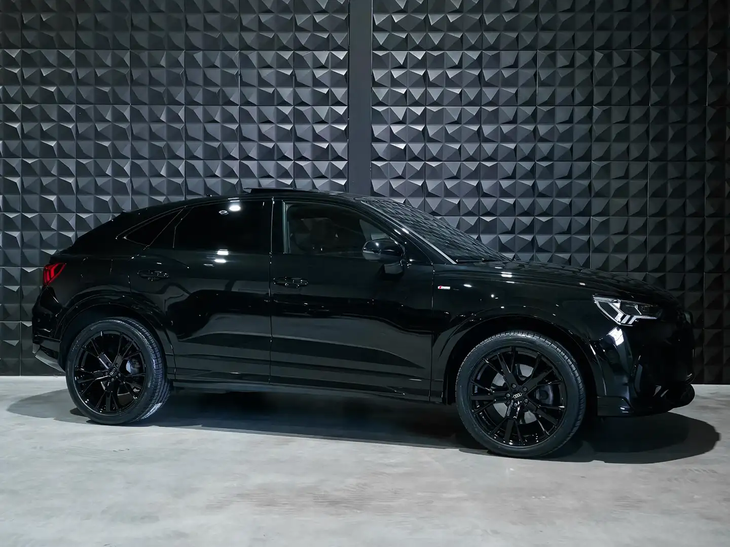 Audi Q3 Sportback 45 TFSI e S Edition | Pano | Sonos | 20" Nero - 2