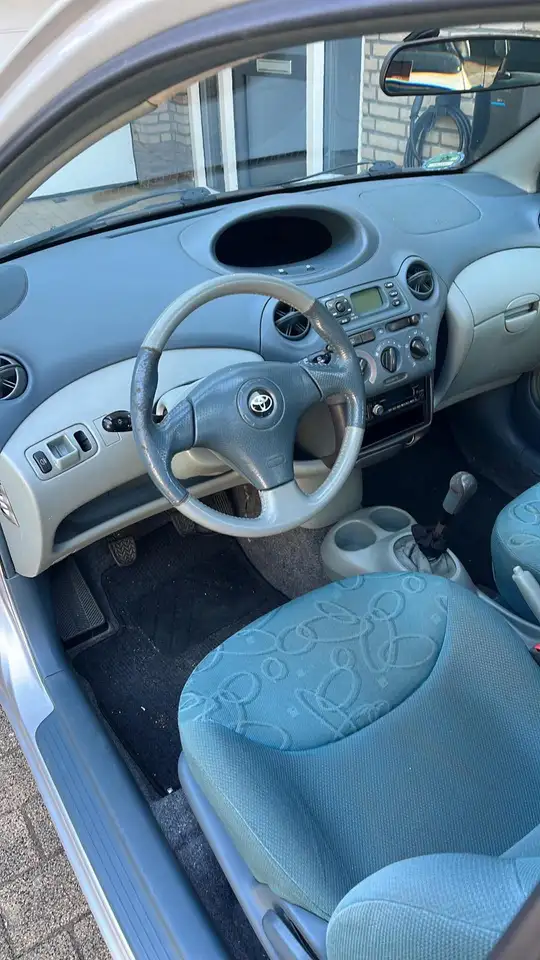 Toyota Yaris 1.3-16V VVT-i Luna, foto 2