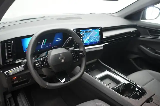 Renault Austral view 11