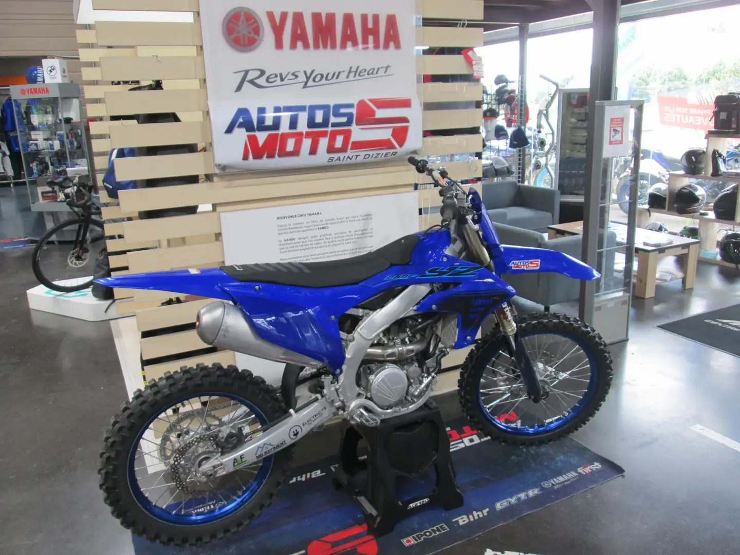 Yamaha Bleu - 2