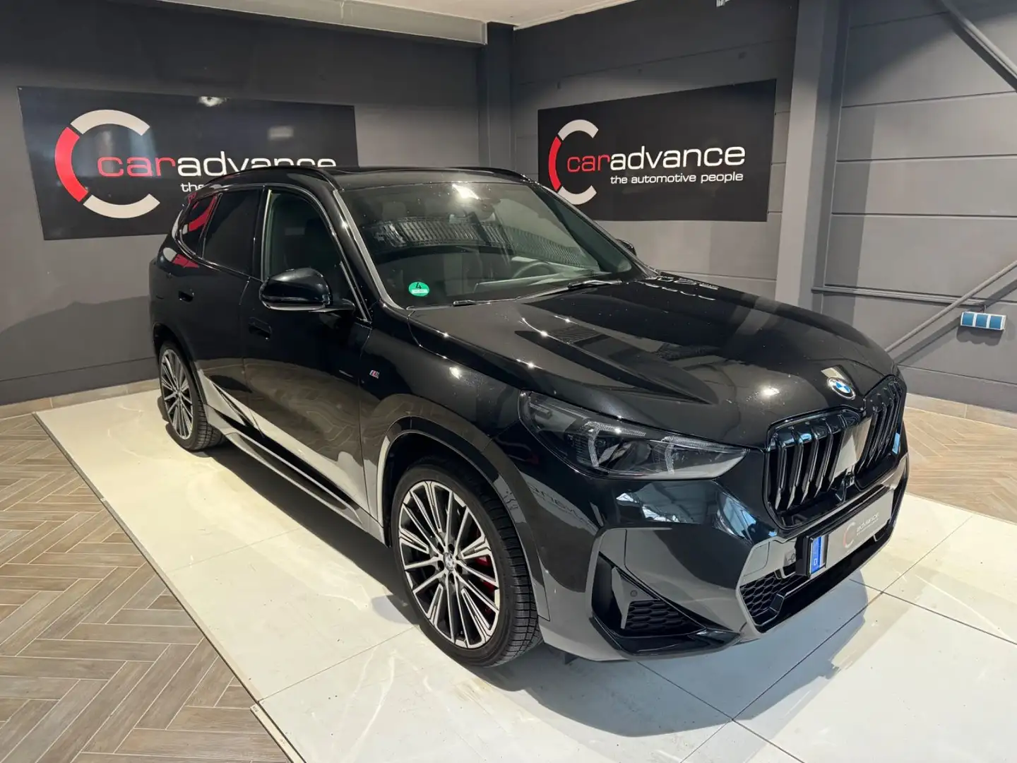 BMW X1 23 d xDrive M Sport Noir - 2