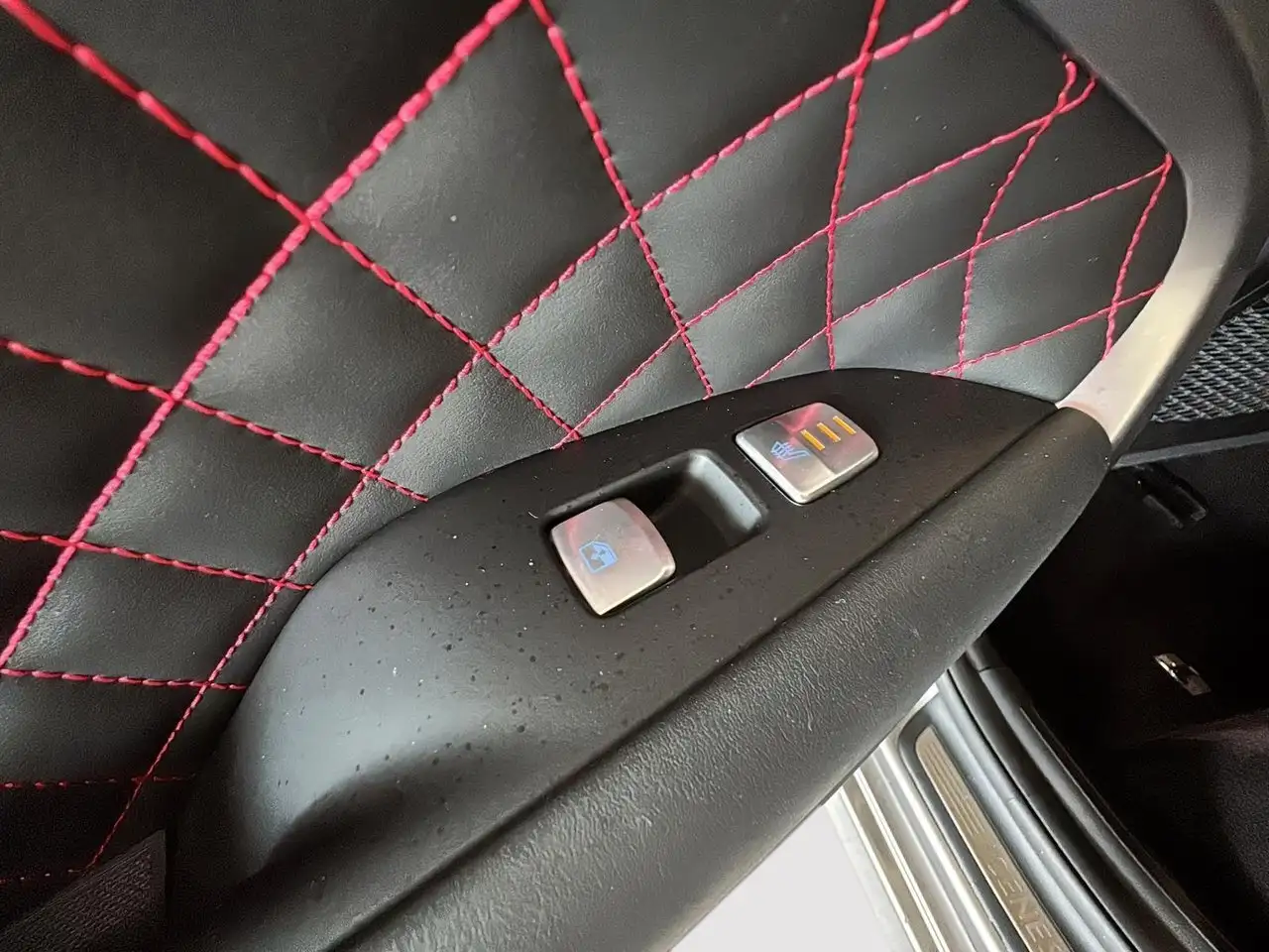 Genesis G70 снимка Genesis G70