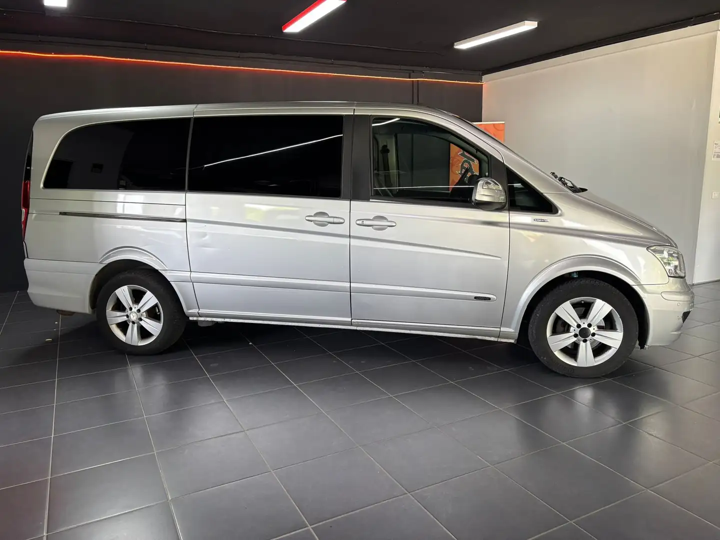 Mercedes-Benz Viano Viano - W639 2011 2.2 cdi163cv L auto Gris - 2