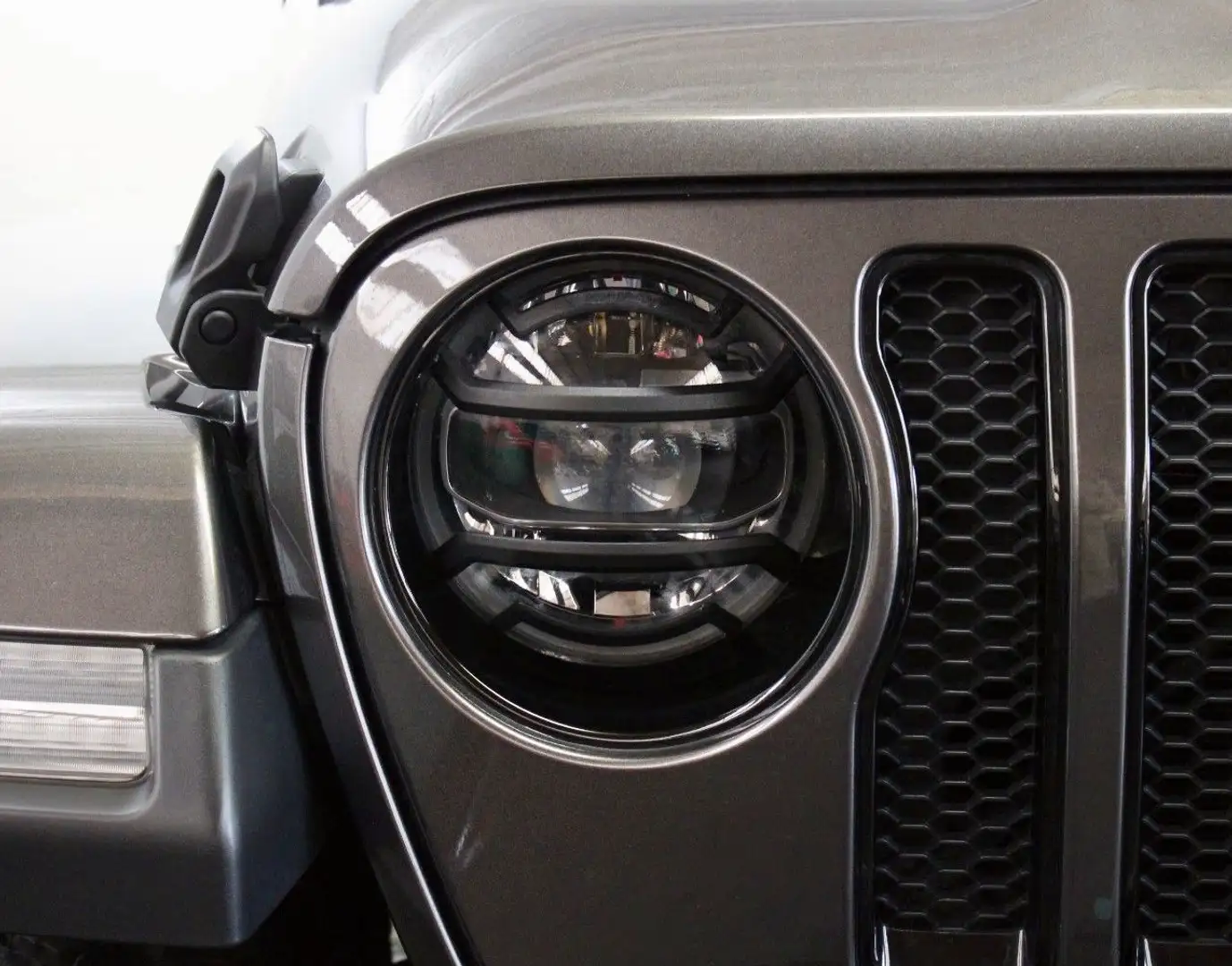Jeep Wrangler Unlimited 2.0Turbo  RUBICON Auto Grey - 1