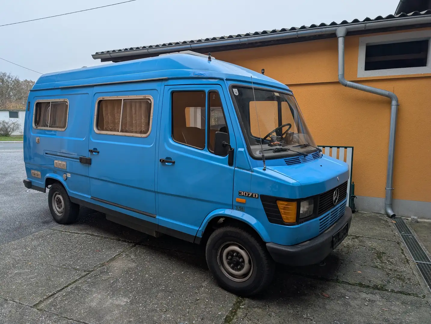 Mercedes-Benz T1 307 D/33 3,20 t Синій - 2