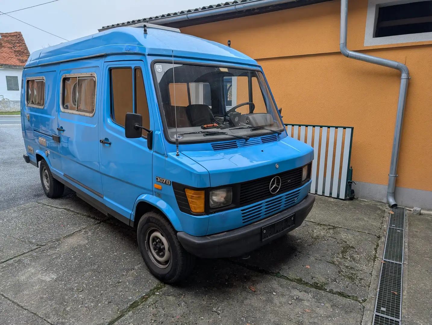 Mercedes-Benz T1 307 D/33 3,20 t Синій - 1