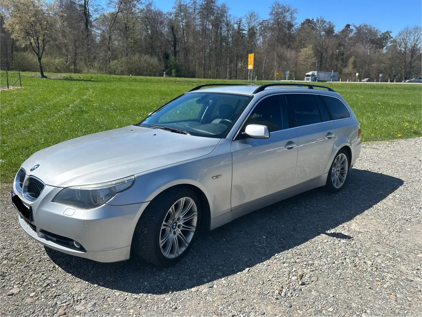 BMW 525 525d Touring Aut. Silber - 2