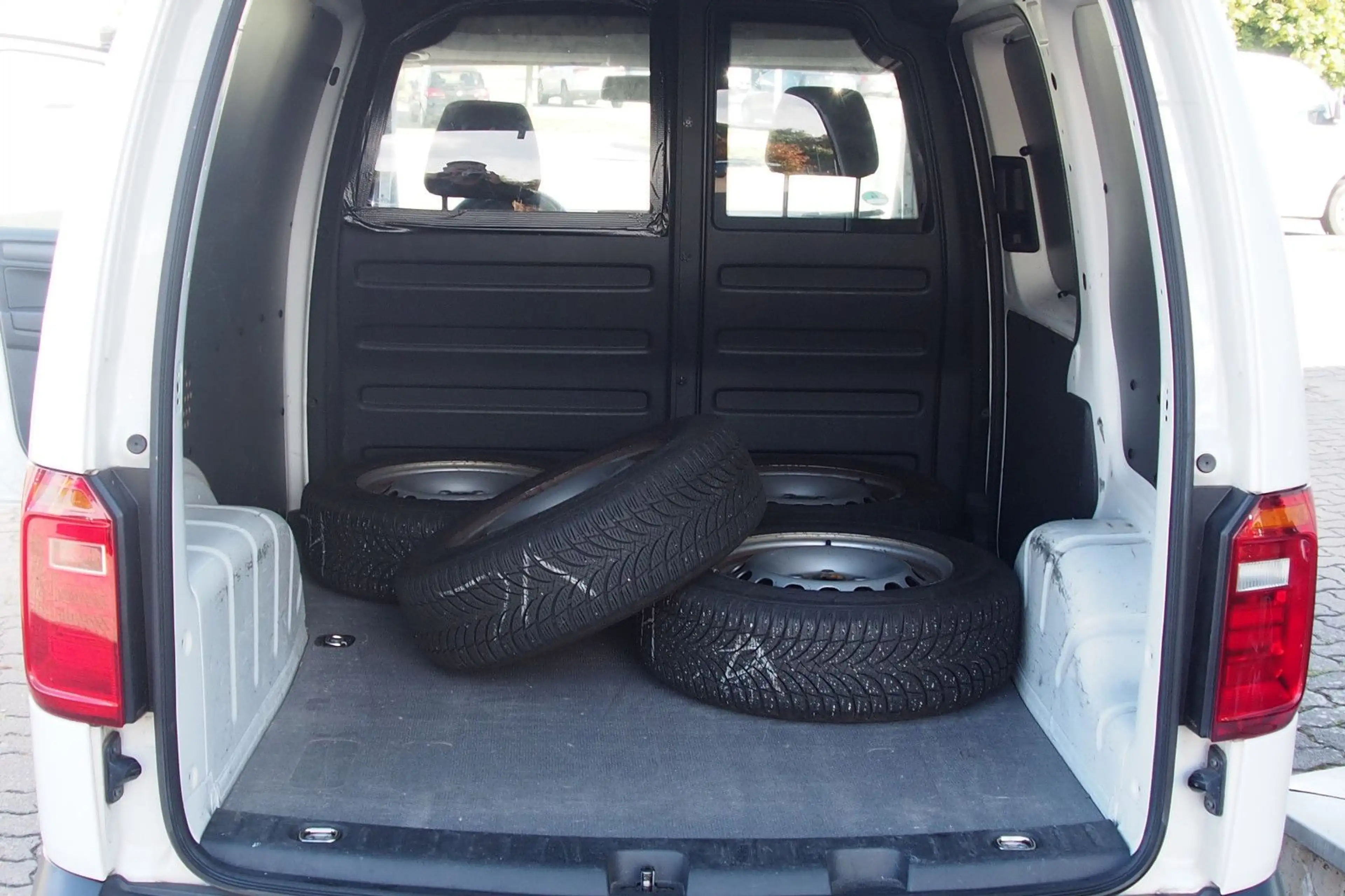 Volkswagen Caddy Nfz Kasten BMT Klima Sitzheizung DSG — photo 7