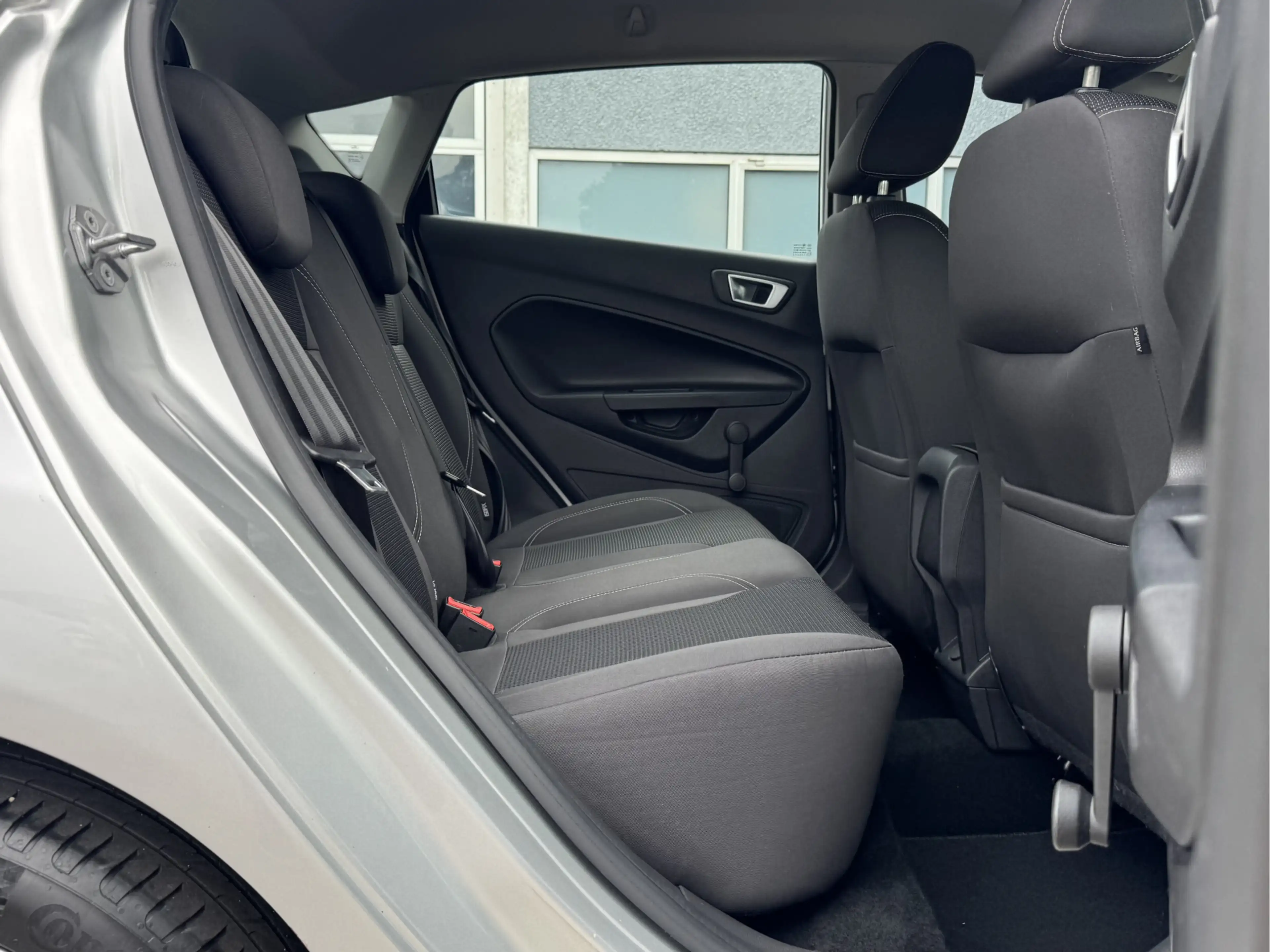 Ford Fiesta 1.0EB TITANIUM | NL-AUTO! | NIEUWE DB. RIEM! — photo 28