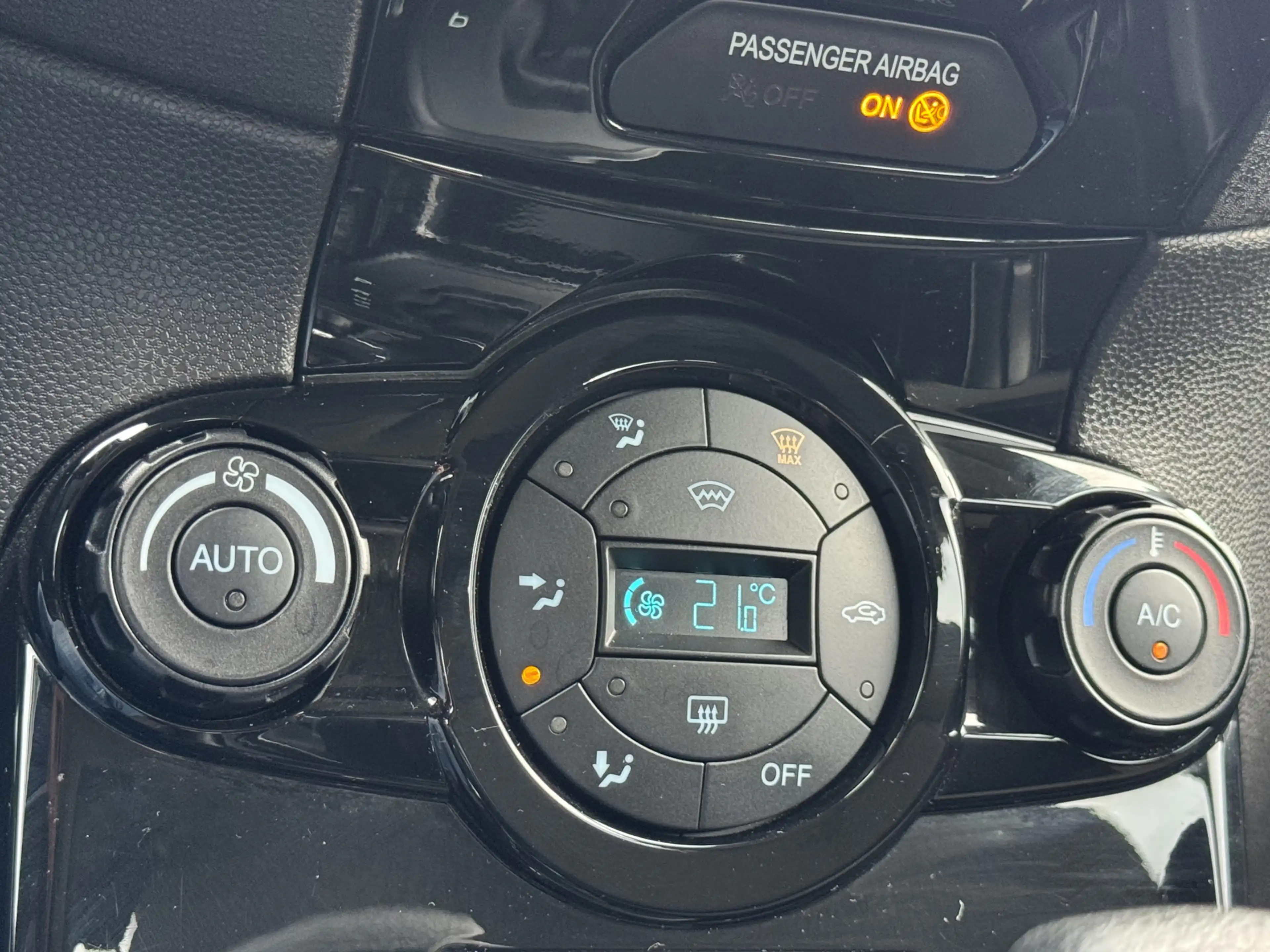 Ford Fiesta 1.0EB TITANIUM | NL-AUTO! | NIEUWE DB. RIEM! — photo 16