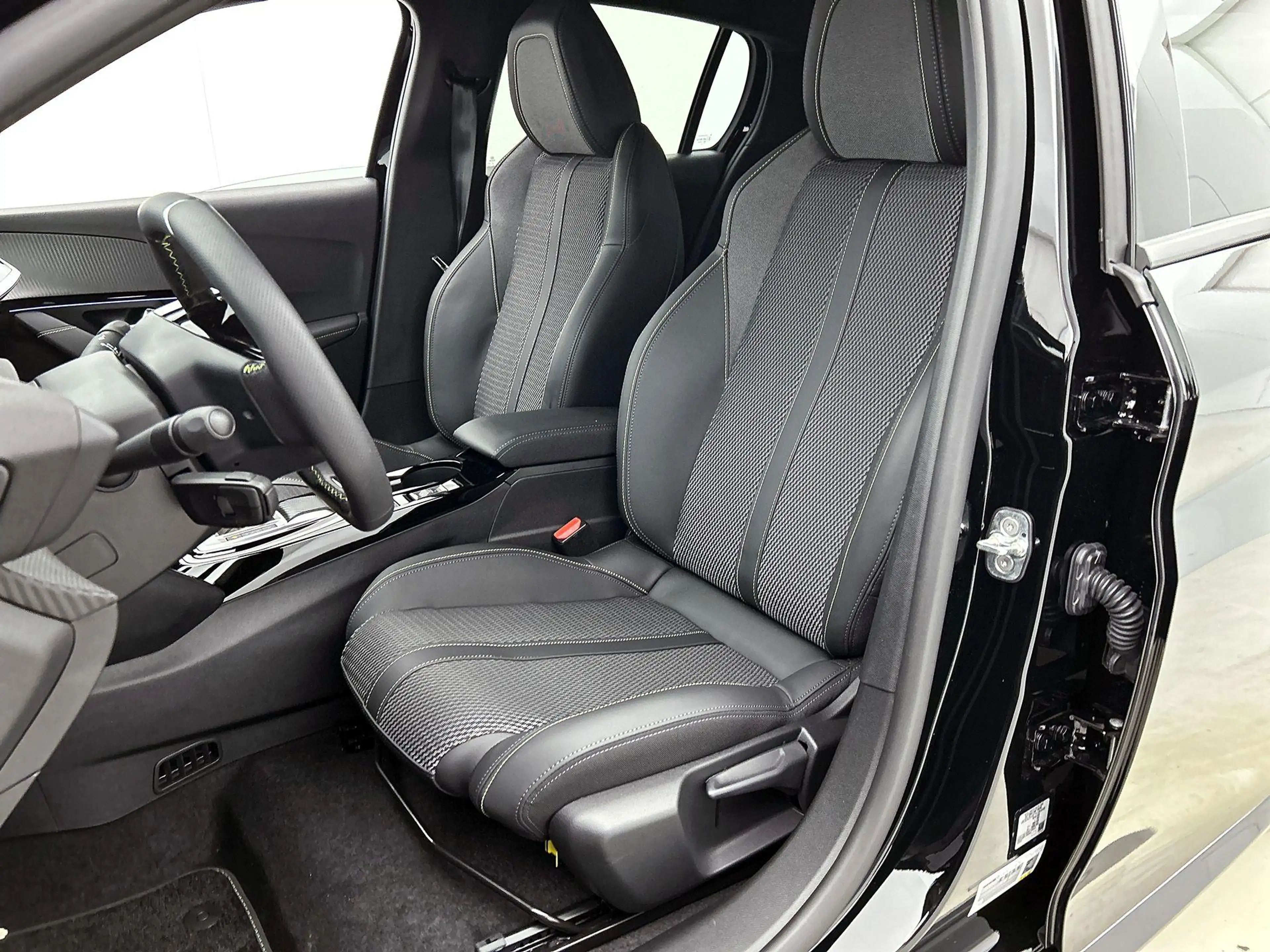 Peugeot e-208 EV GT 51 kWh | Navigatie | Adaptieve  Cruise Contr — photo 9