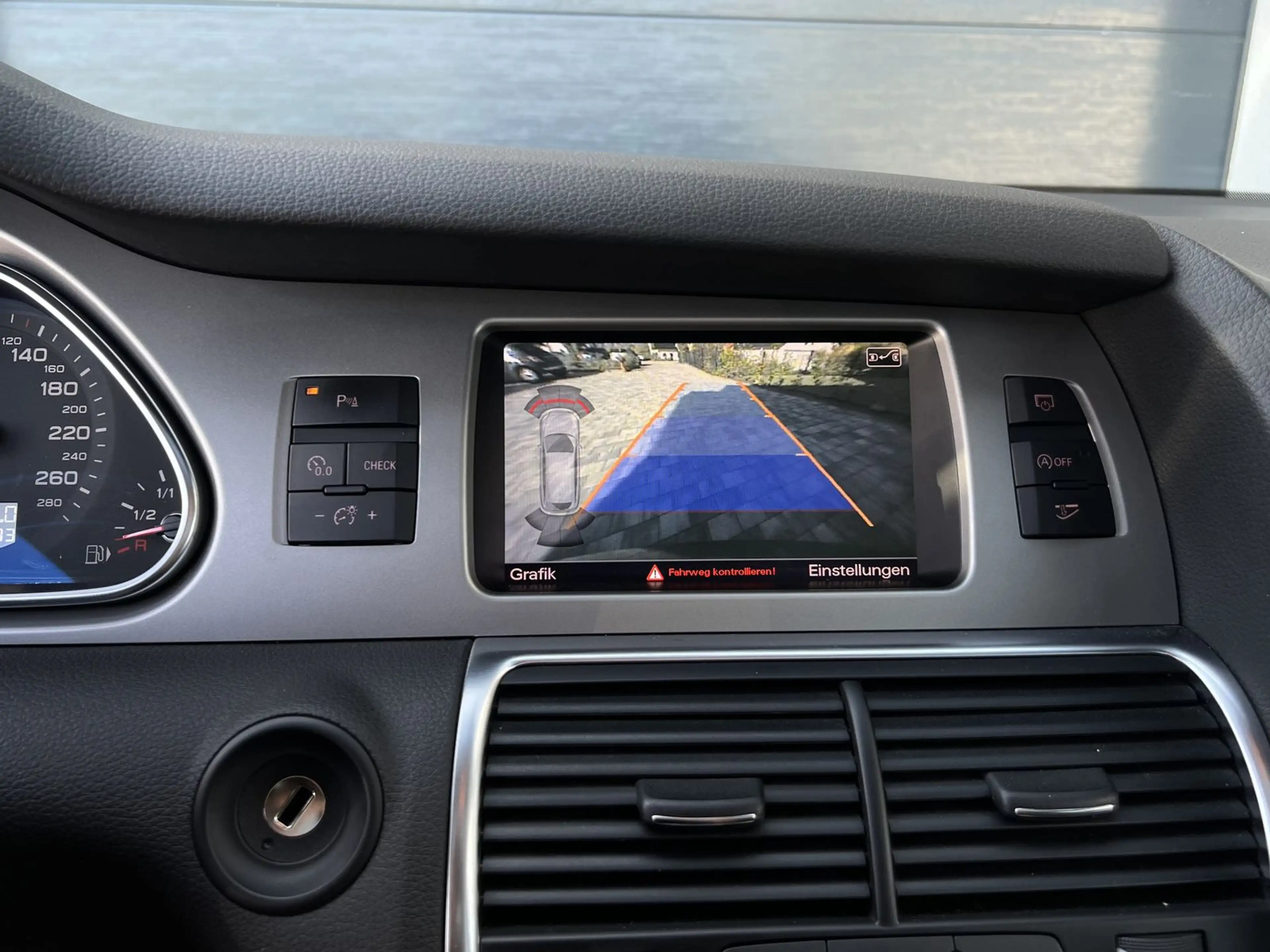 Audi Q7 3.0 TDI quattro 7.Sitzer PANO AHK BOSE LUFT — photo 9