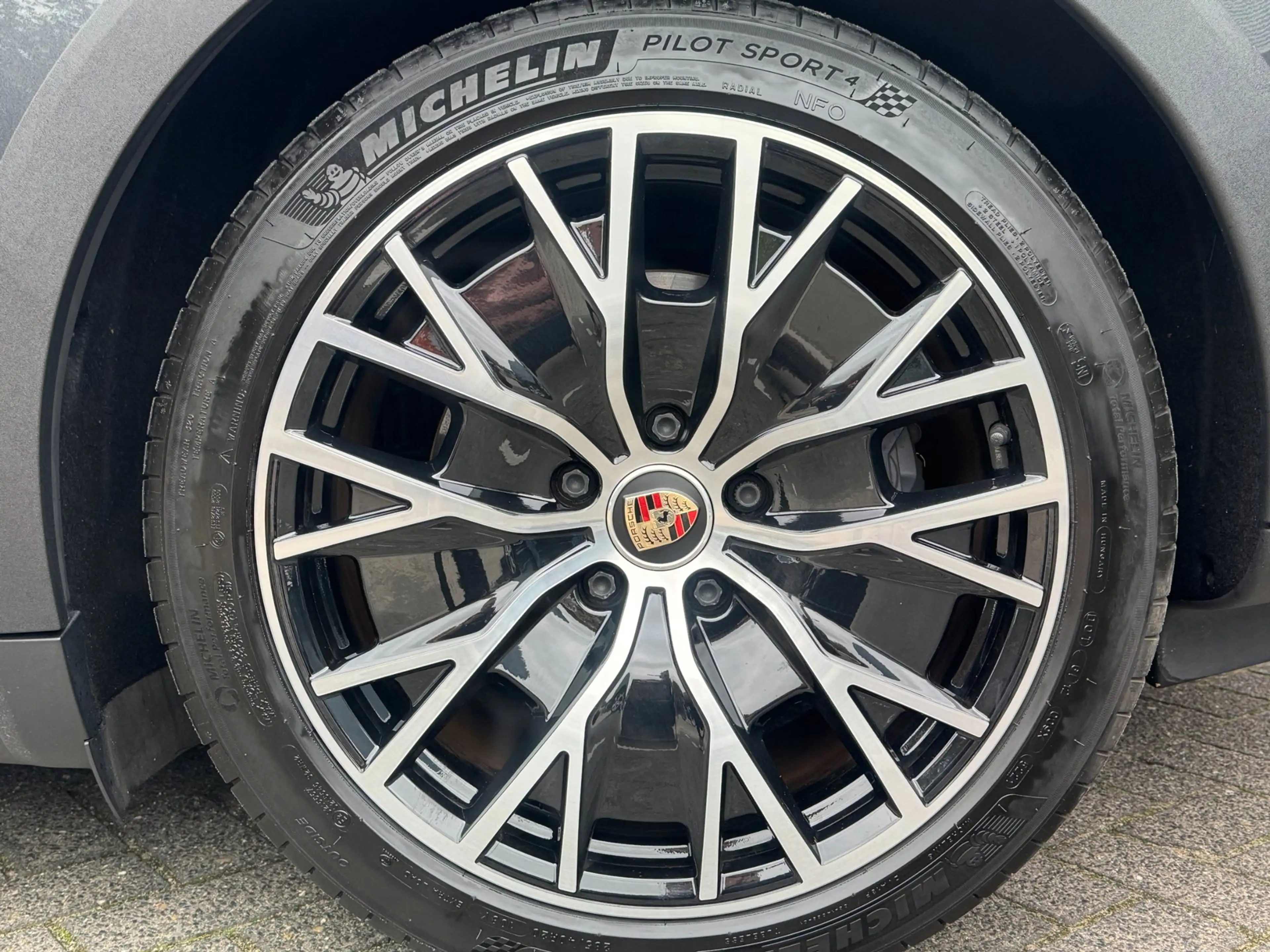 Porsche Taycan Cross Turismo 4 Luchtvering | Warmtepomp | 93 kWh — photo 12