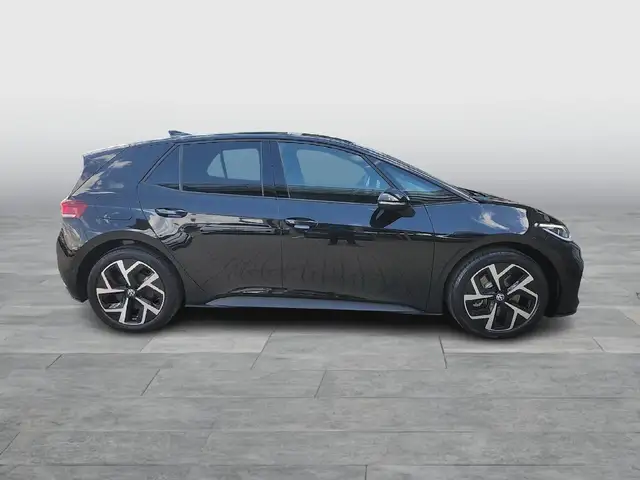 Volkswagen Id.3 view 6