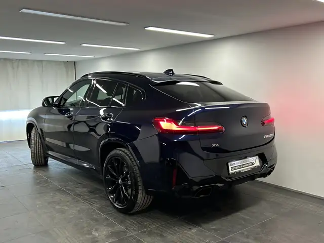 BMW X4 M view 3