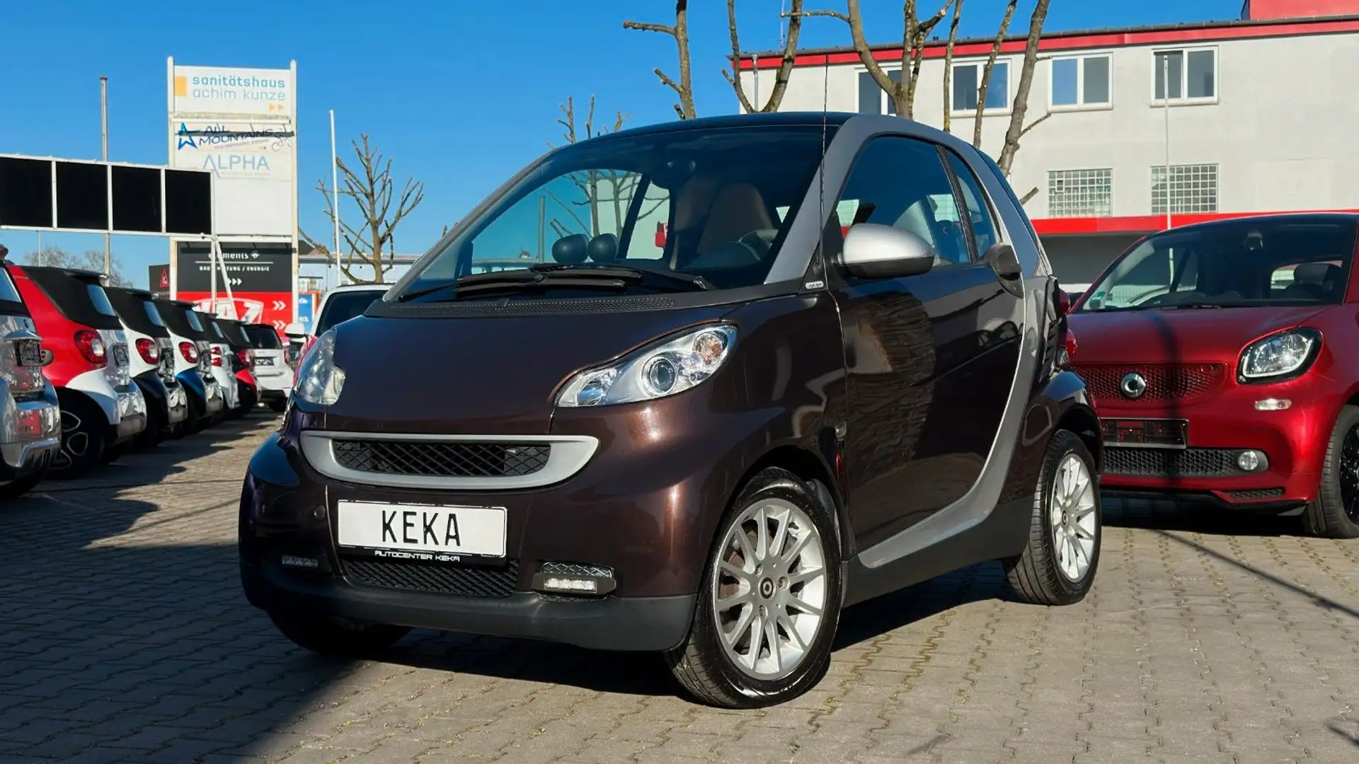 smart forTwo Coupé Aut. SONDERMODELL HIGHSTYLE | SERVO | PANO Braun - 1