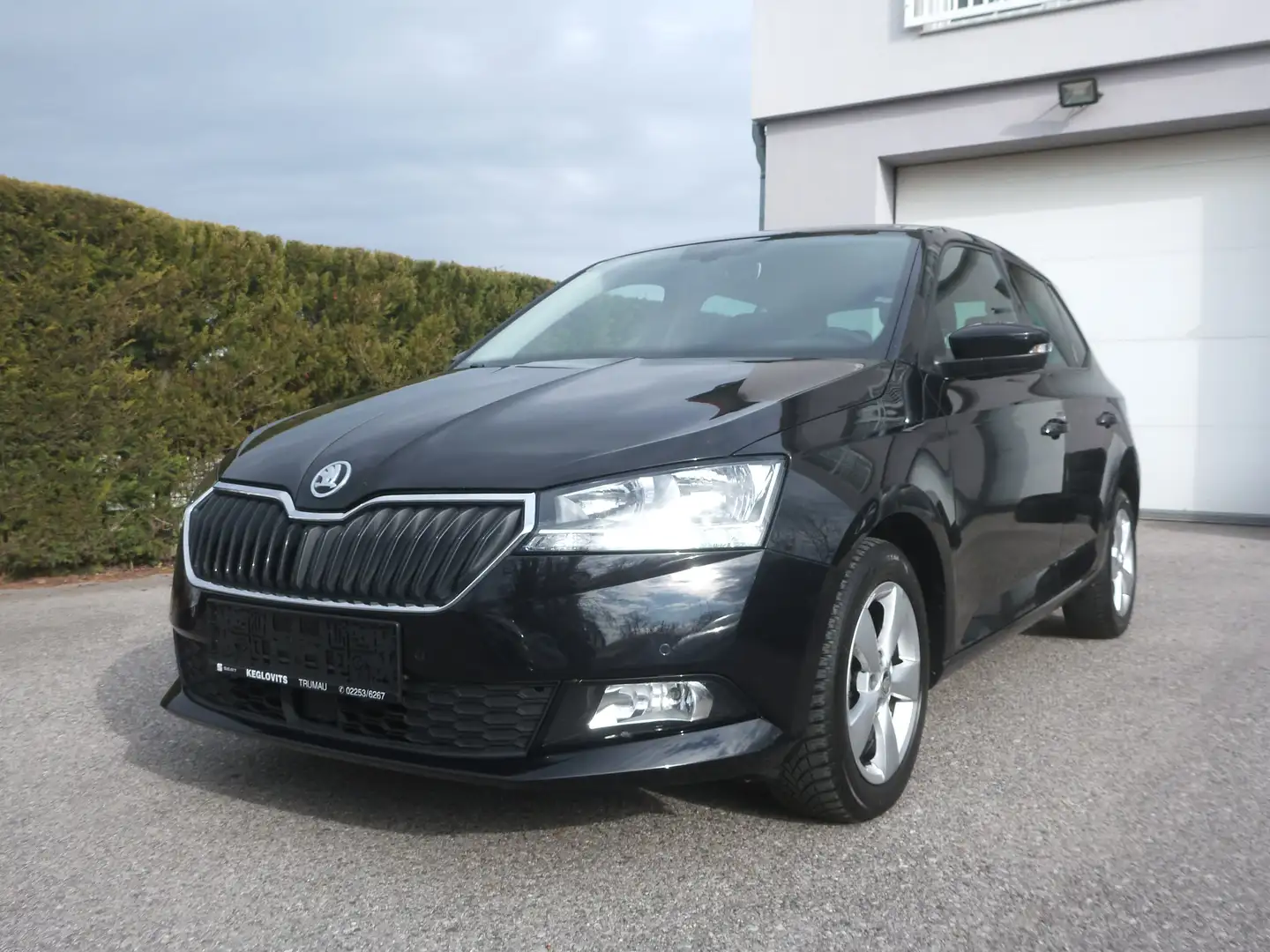 Skoda Fabia Style 1,0 TSI KLIMA ALU PARKPILOT KAMERA AKTION Schwarz - 2