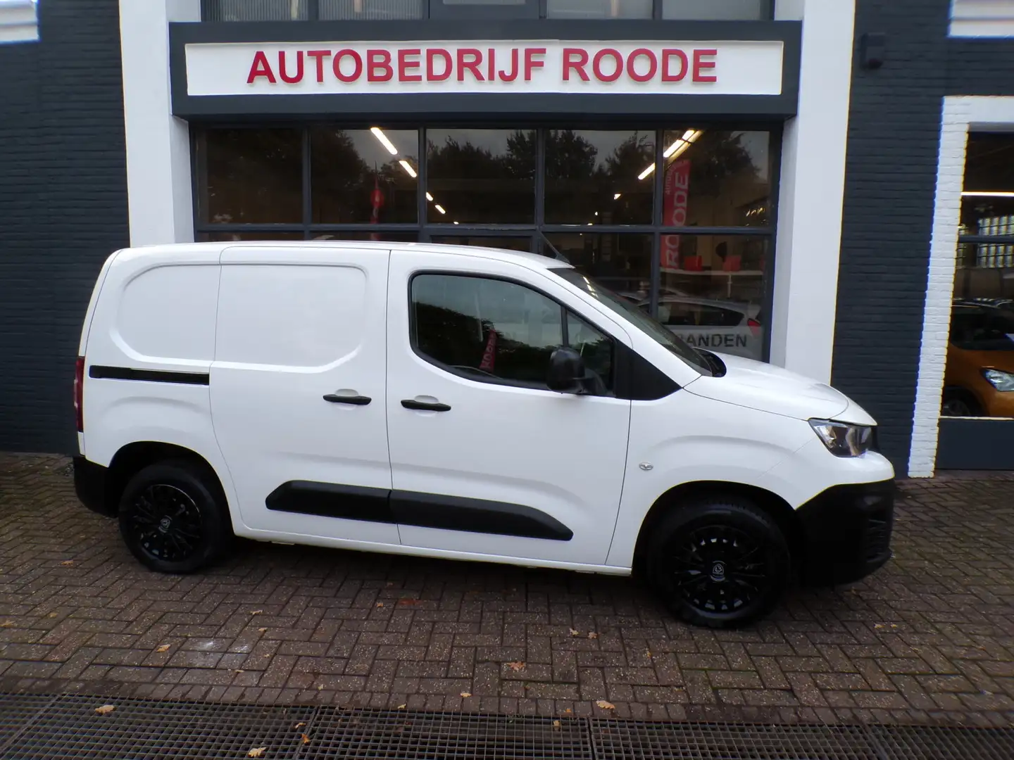 Peugeot Partner 1.2 Benzine PureTech AIRCO,PDC,3 ZIT,NAVI,GOEDE ST Wit - 1