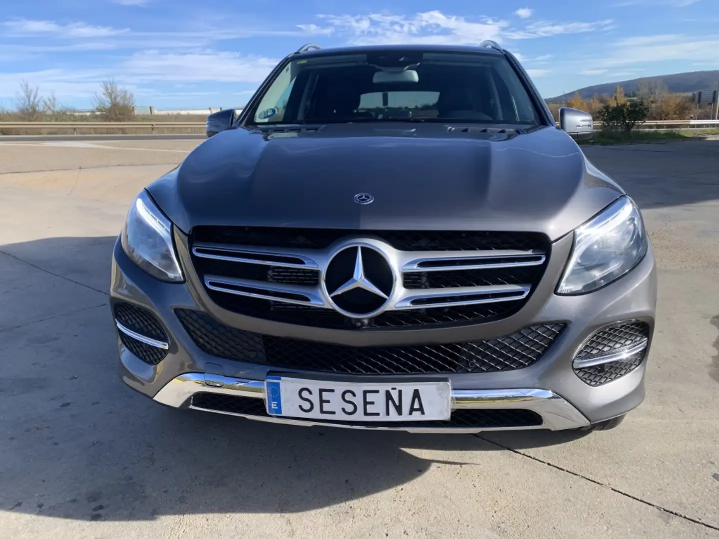 Mercedes-Benz GLE 500 e 4Matic Šedá - 1