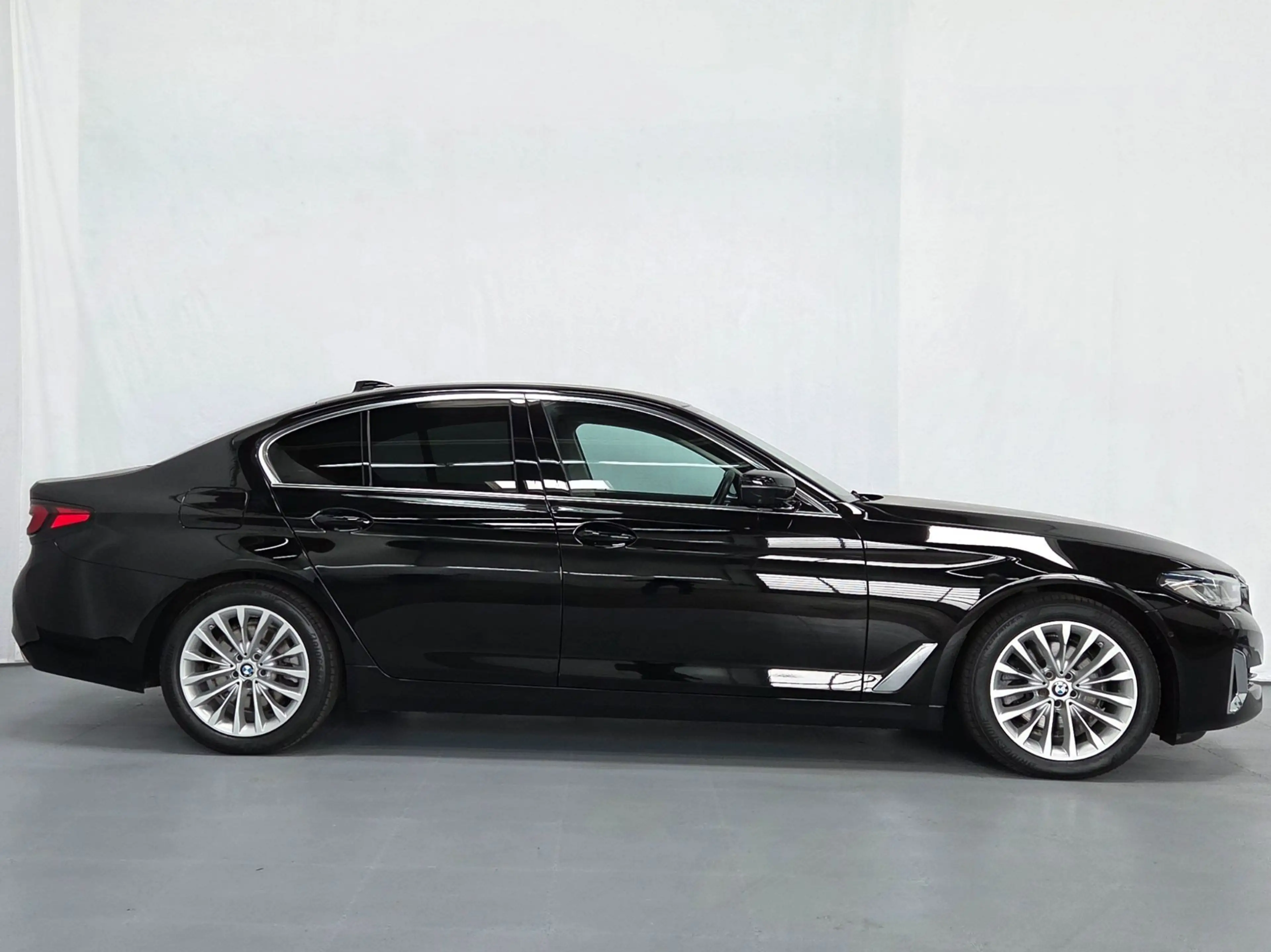 BMW 520 d 48 V Aut. Luxury Line ** Laser Massage Sitzbelü — photo 2