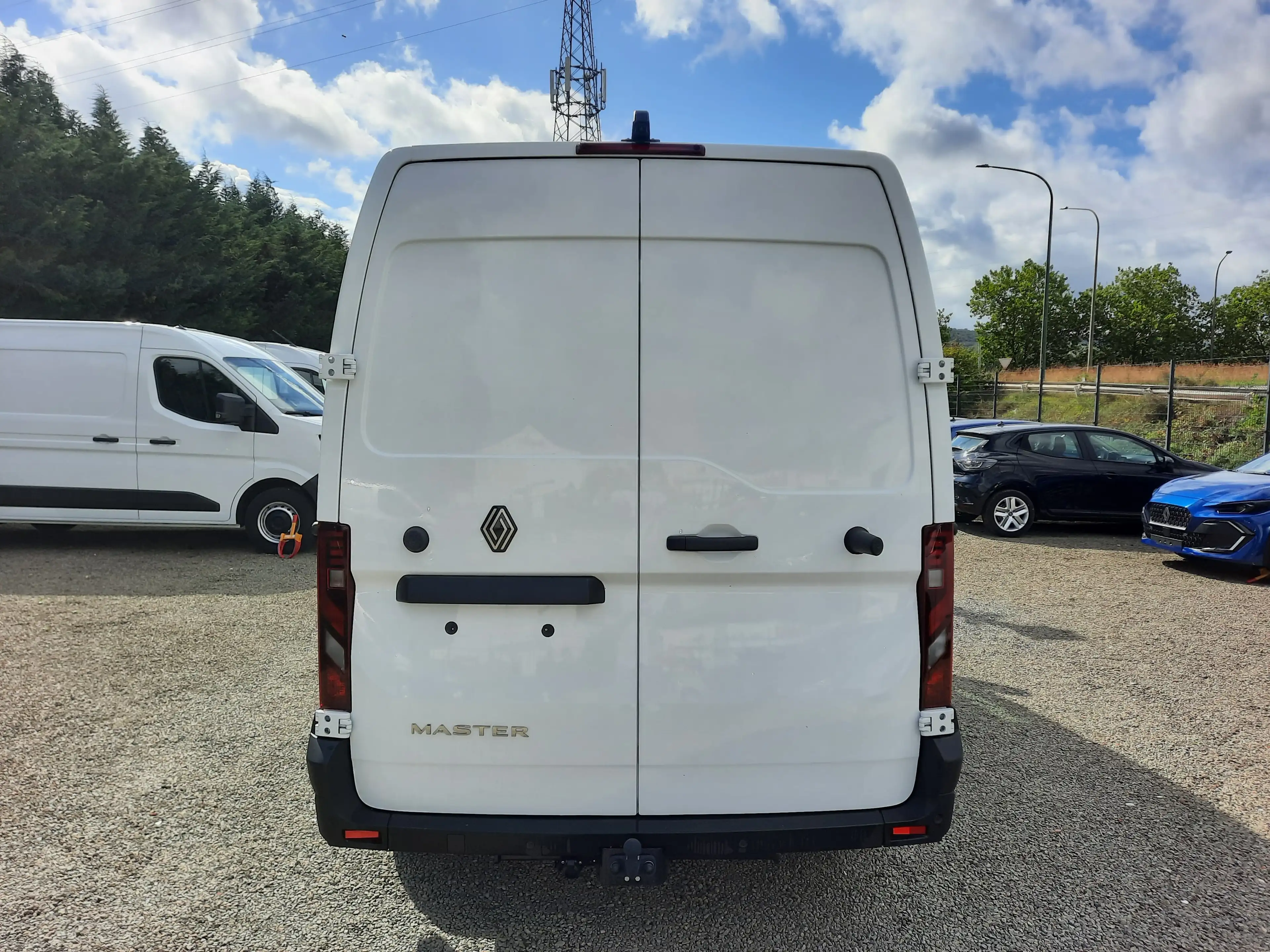 Renault Master Fourgon 3.3T L2H2 2.0 BlueDCI 130 M6 Extra 0 km — photo 4