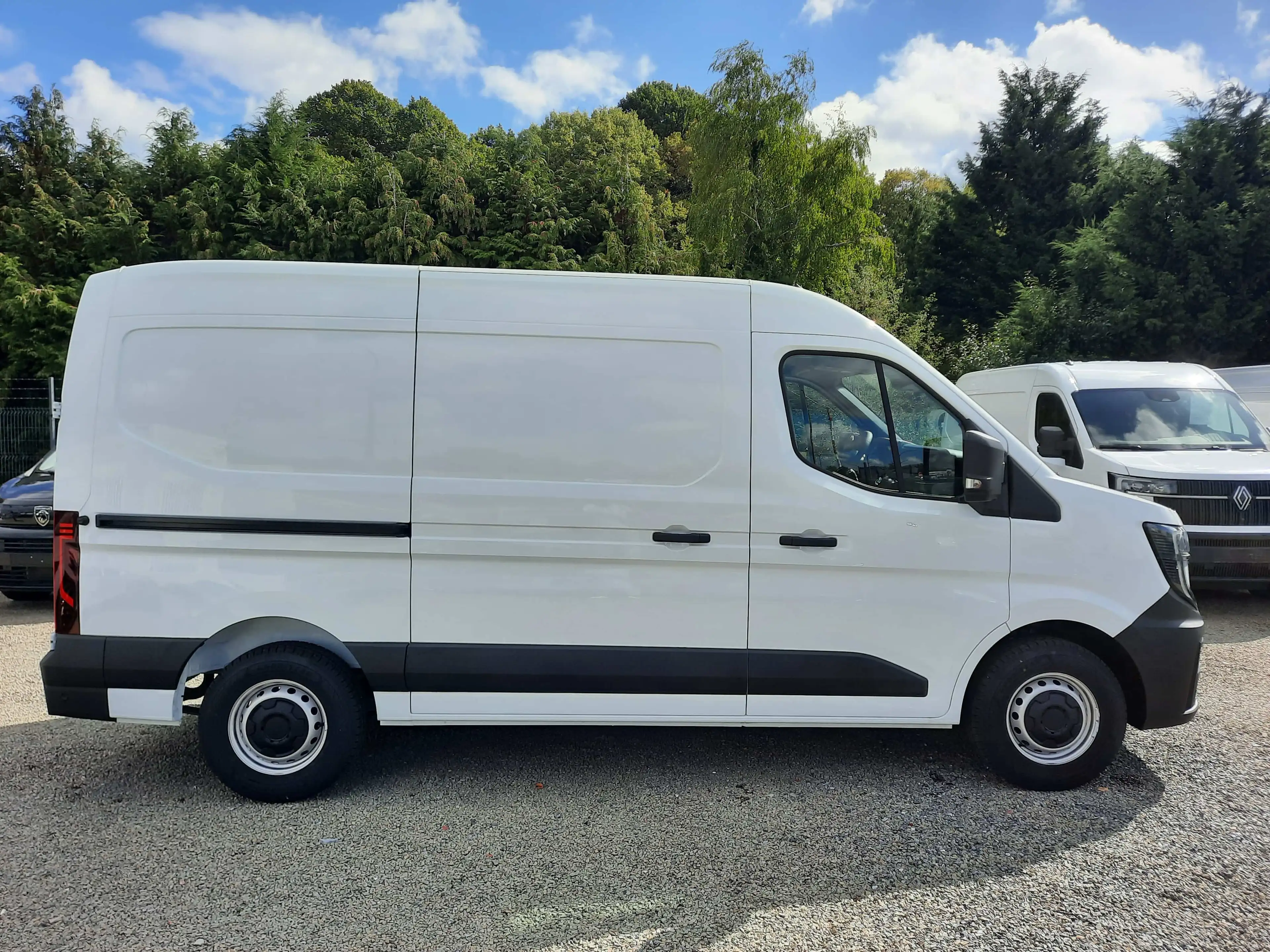 Renault Master Fourgon 3.3T L2H2 2.0 BlueDCI 130 M6 Extra 0 km — photo 9