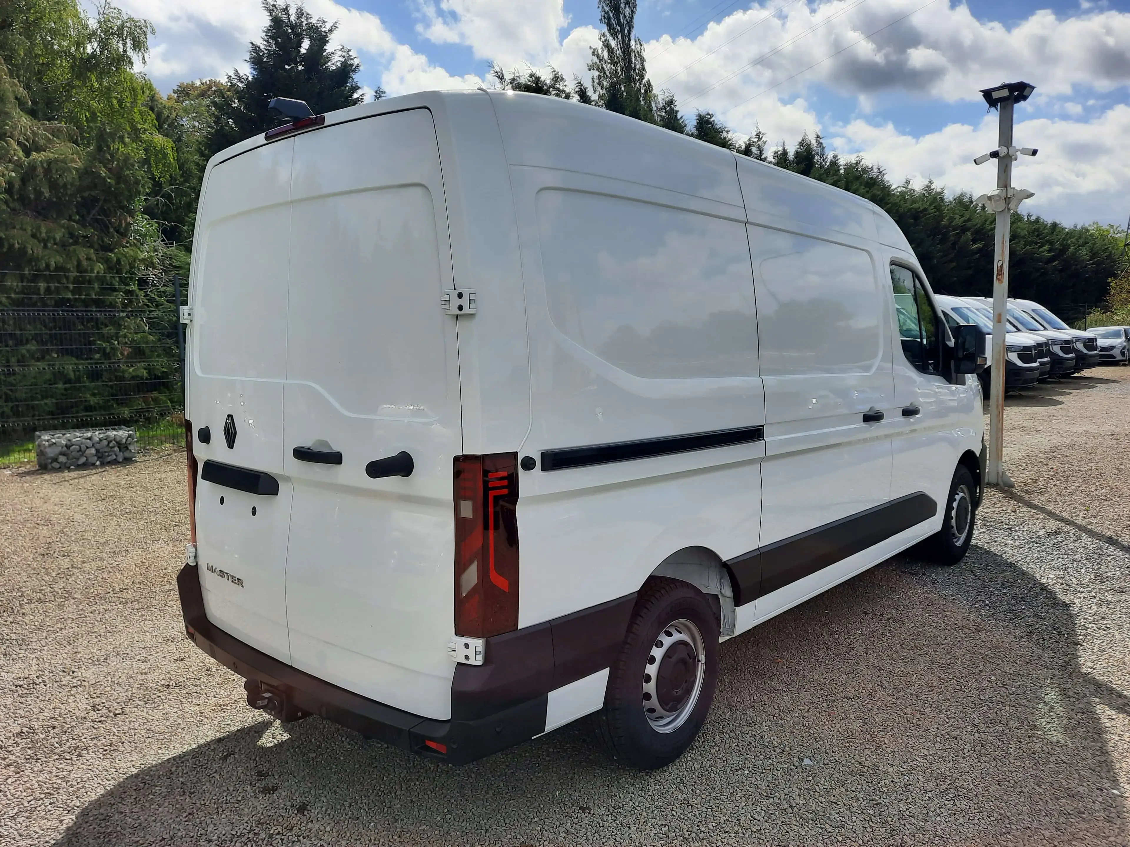 Renault Master Fourgon 3.3T L2H2 2.0 BlueDCI 130 M6 Extra 0 km — photo 8
