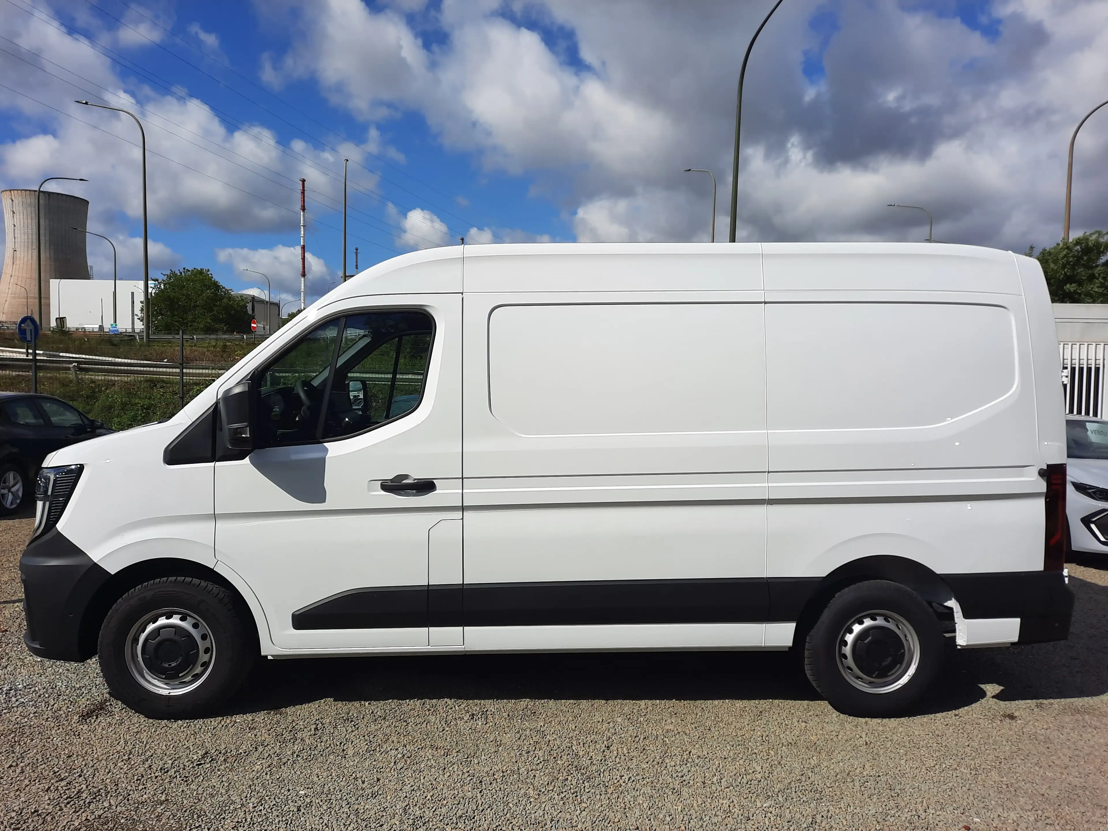 Renault Master Fourgon 3.3T L2H2 2.0 BlueDCI 130 M6 Extra 0 km — photo 2