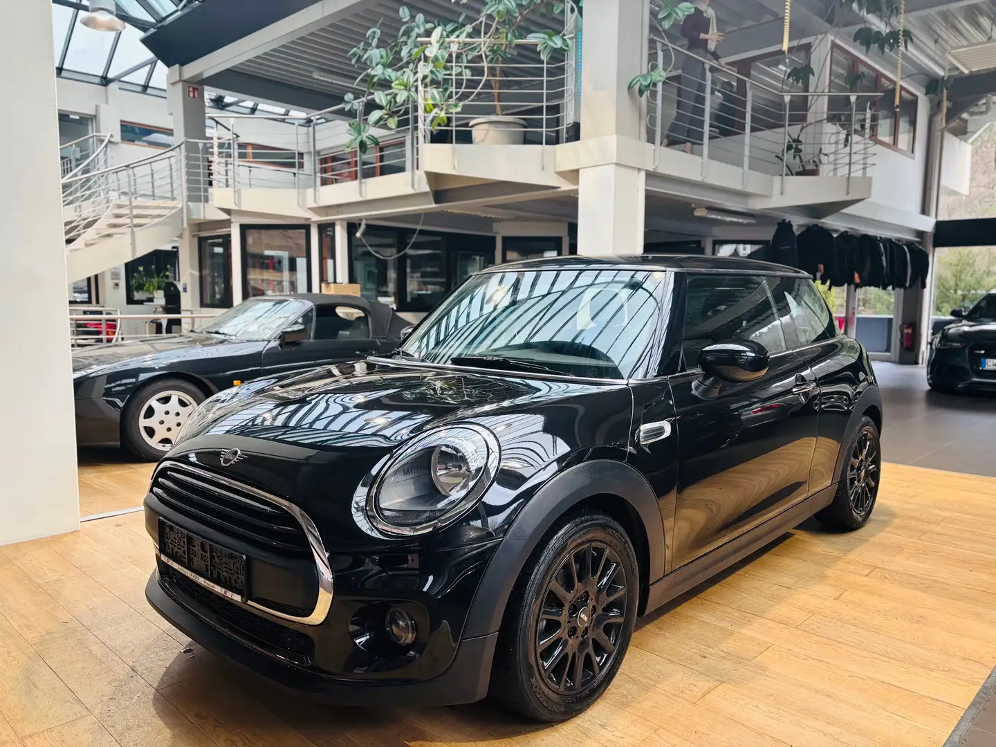 MINI One One Automatik |Tüv / Service NEU | PDC | DAB | Schwarz - 1