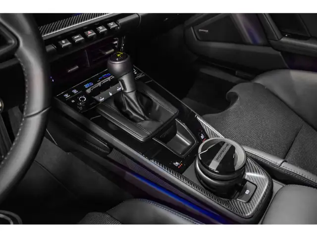 Porsche 911 view 11
