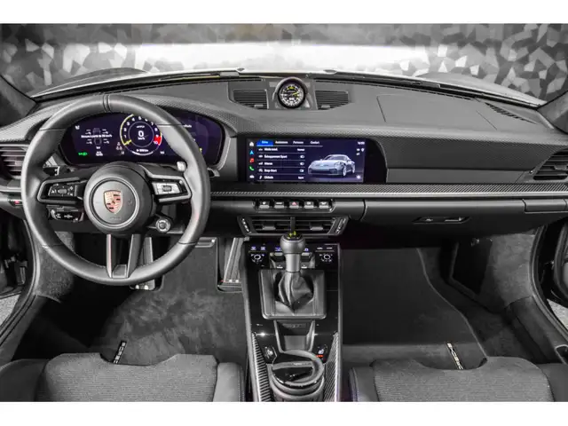 Porsche 911 view 13