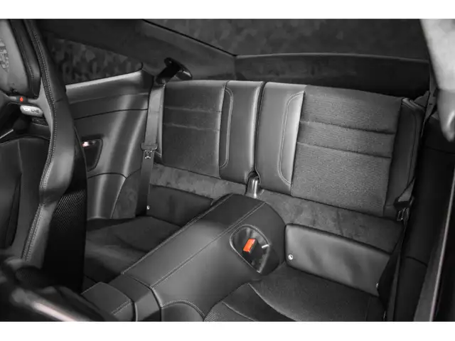 Porsche 911 view 12