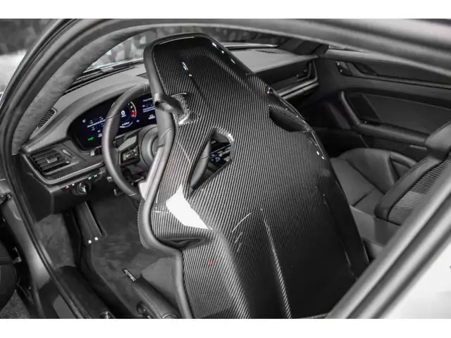 Porsche 911 view 10