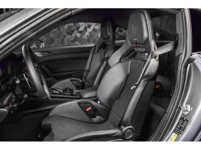 Porsche 911 view 9
