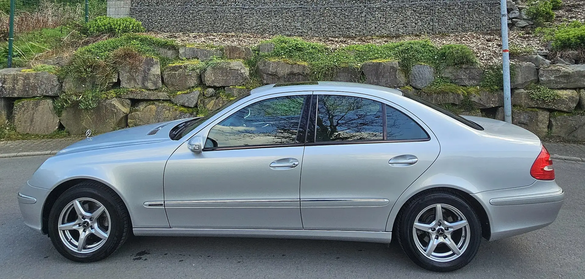 Mercedes-Benz E 240 Avantgarde*TOP*HU2027*VOLLAUSST.*8FACH* Plateado - 2