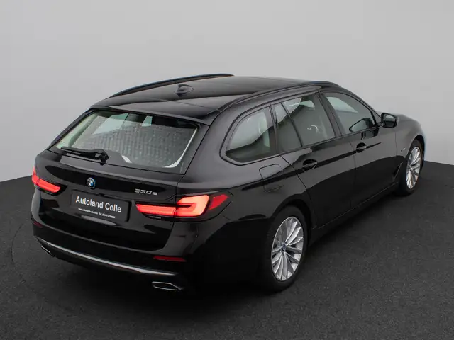 BMW 5 Series view 7