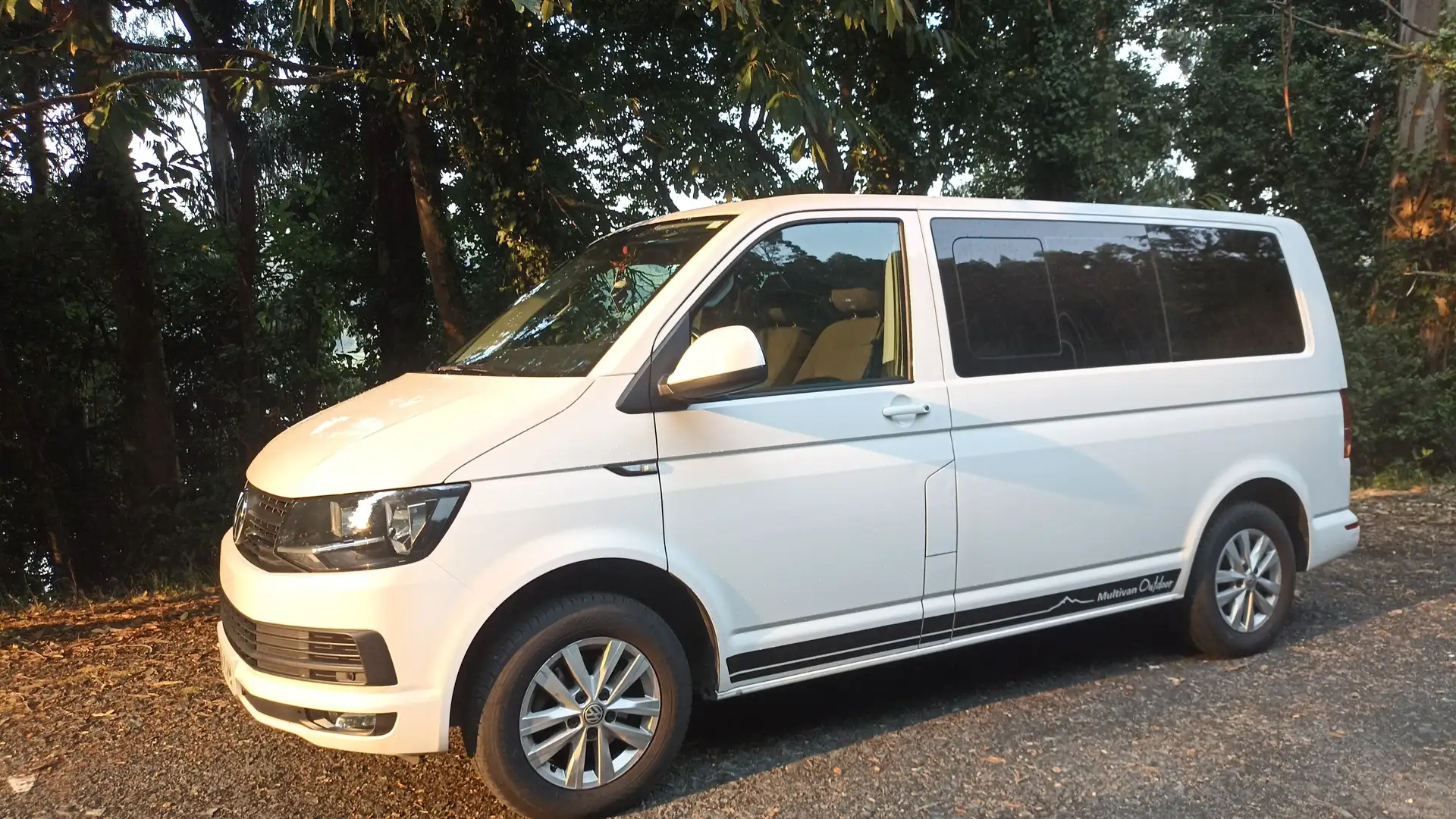 Volkswagen T6 Multivan Multivan 2.0TDI BMT Outdoor 110kW Outdoor Blanco - 2