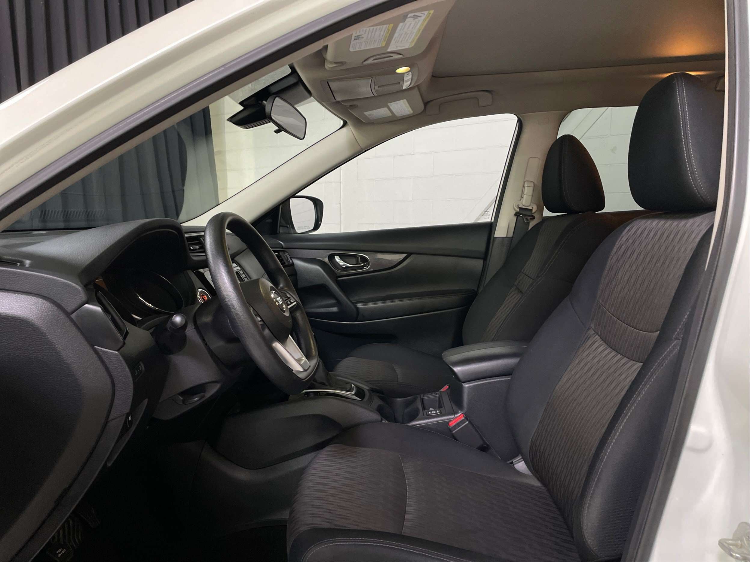 2020 Nissan Rogue AWD SV — снимка 1