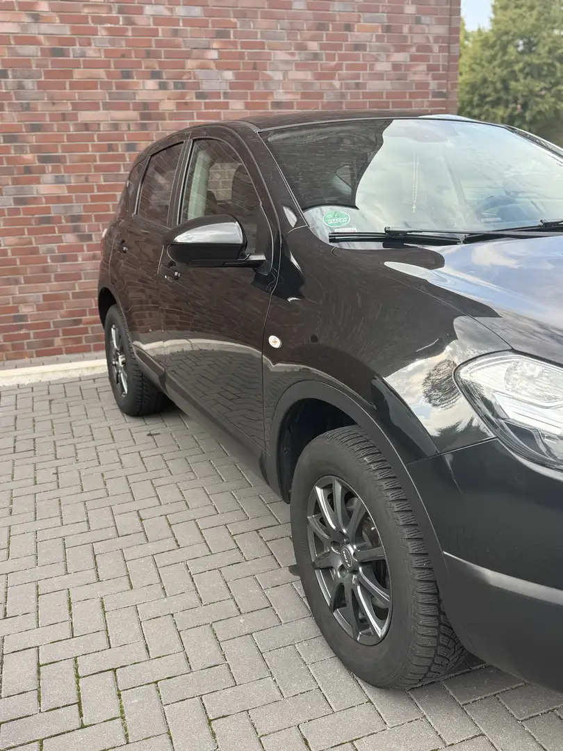 Nissan Qashqai Qashqai 1.6 visia Černá - 2