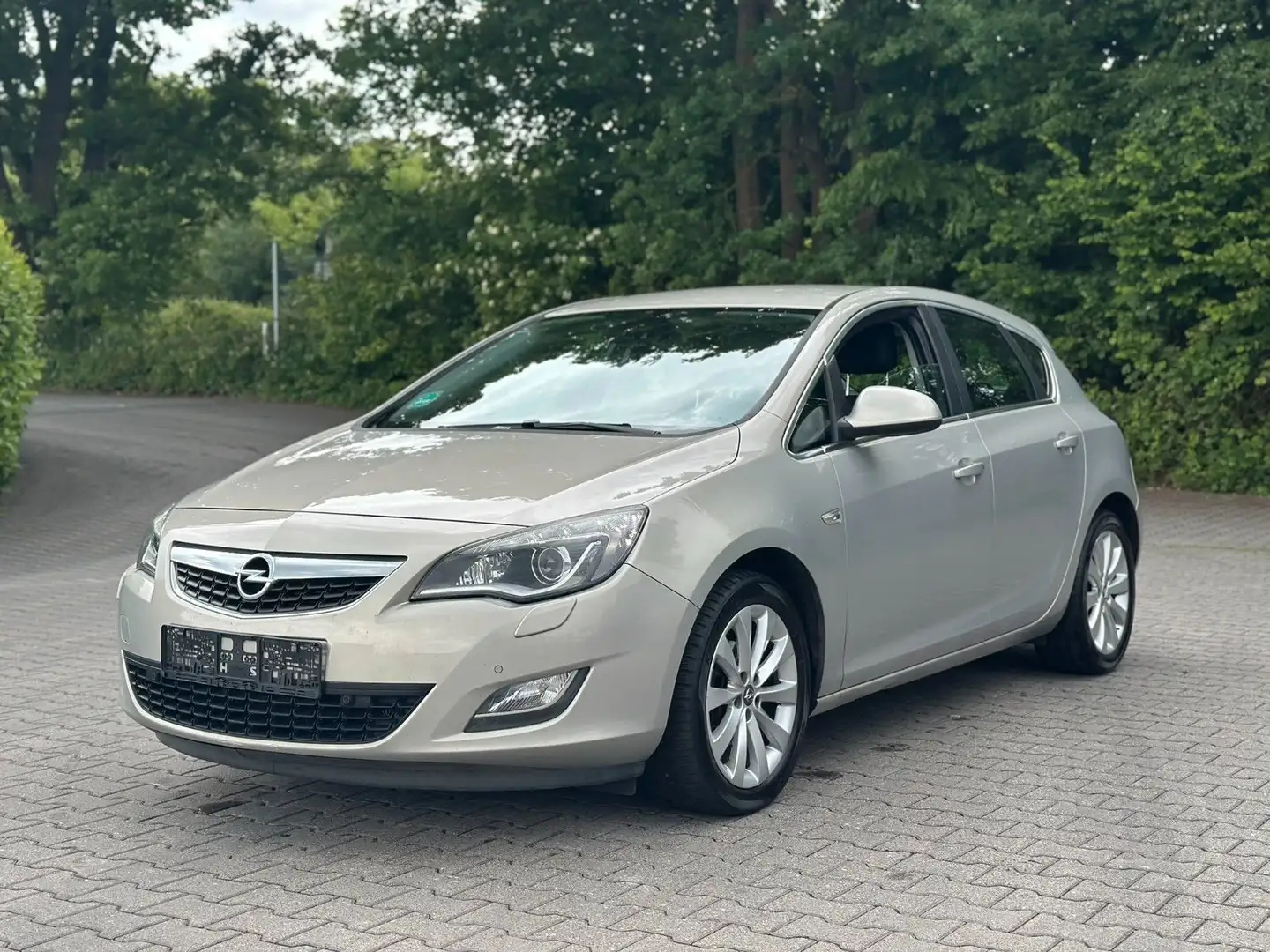 Opel Astra J Lim. Cosmo Xenon*2-Zonen-Klima*Sitzhz.* Beige - 1