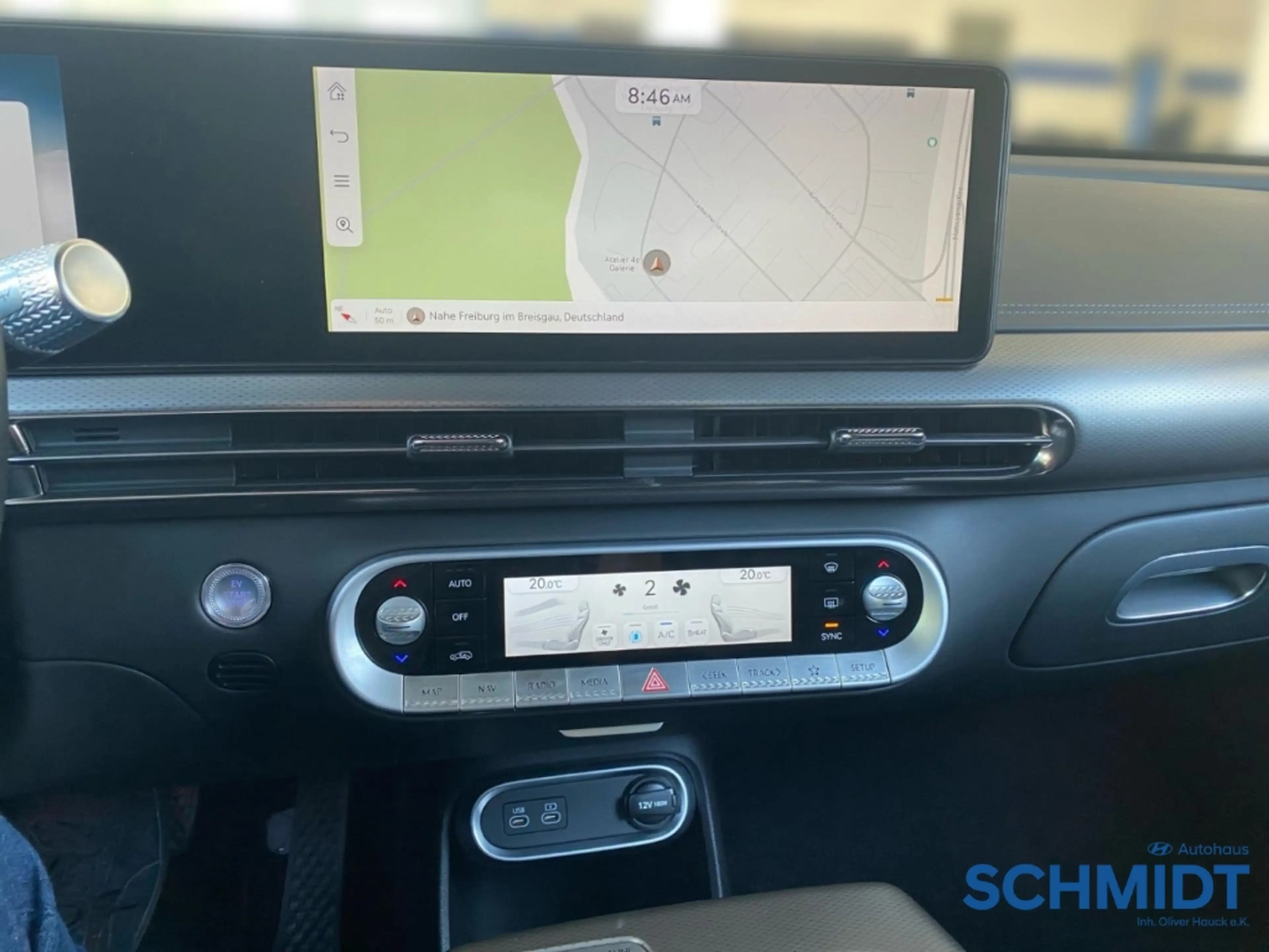 Genesis GV60 Sport Elektro 4WD Pano Memory Sitze Massagesitze K — photo 10