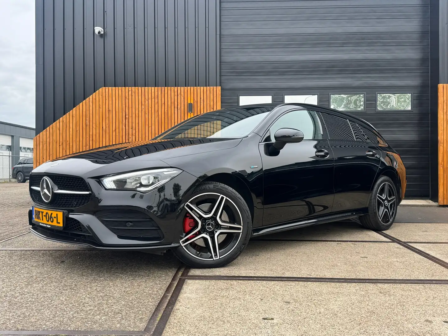 Mercedes-Benz CLA 250 Shooting Brake 250e AMG dealer onderhouden | carpl Чорний - 2