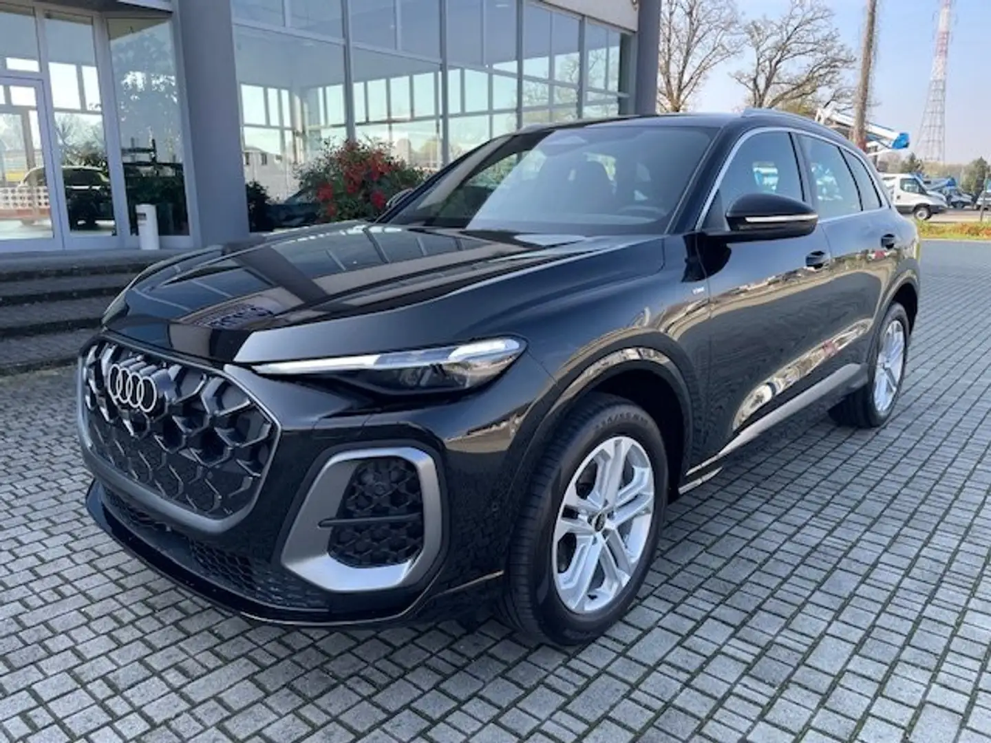 Audi Q5 S Line Edition TFSI quattro S Tronic NUOVO MODELLO Zwart - 2