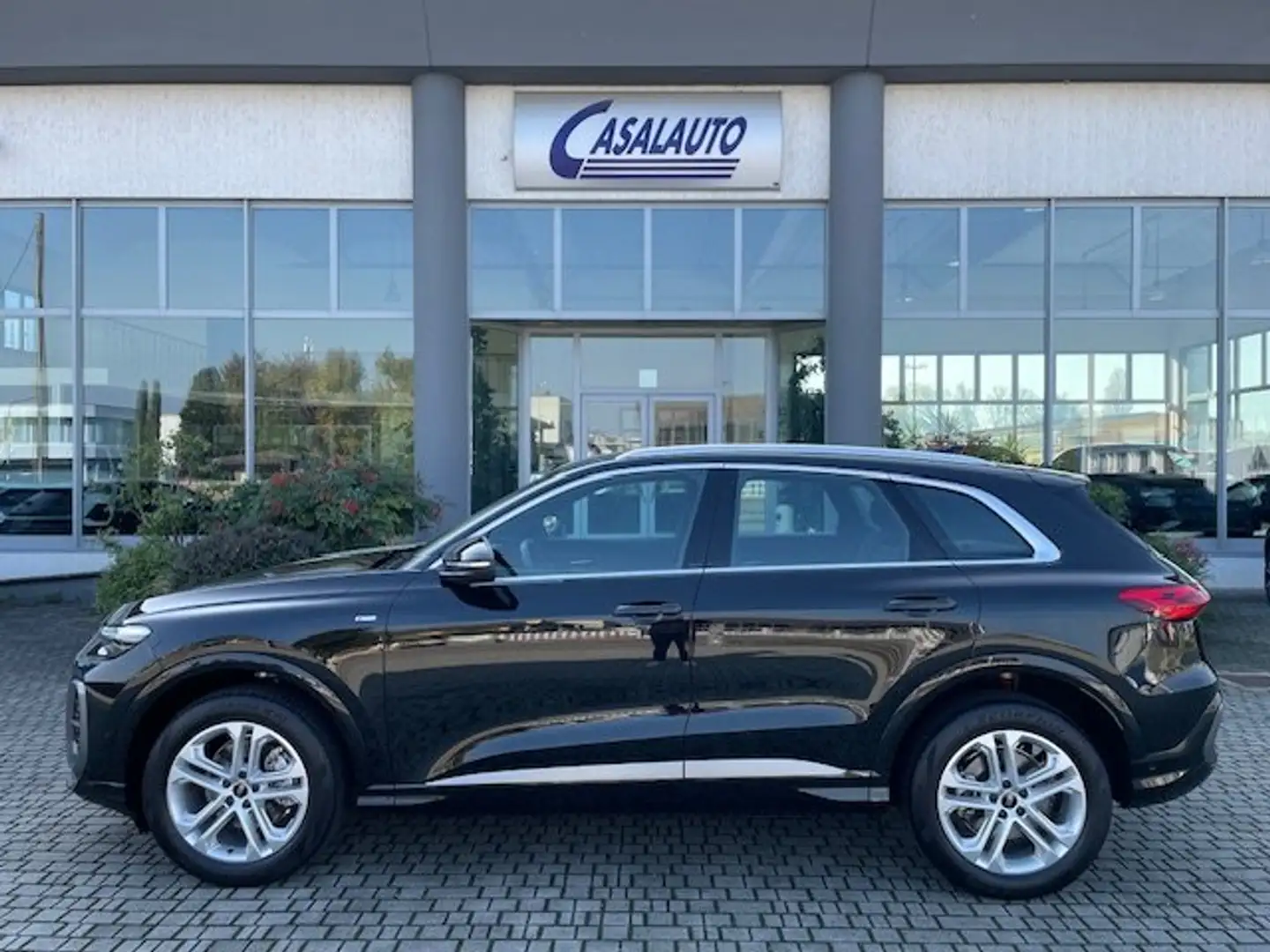 Audi Q5 S Line Edition TFSI quattro S Tronic NUOVO MODELLO Zwart - 1