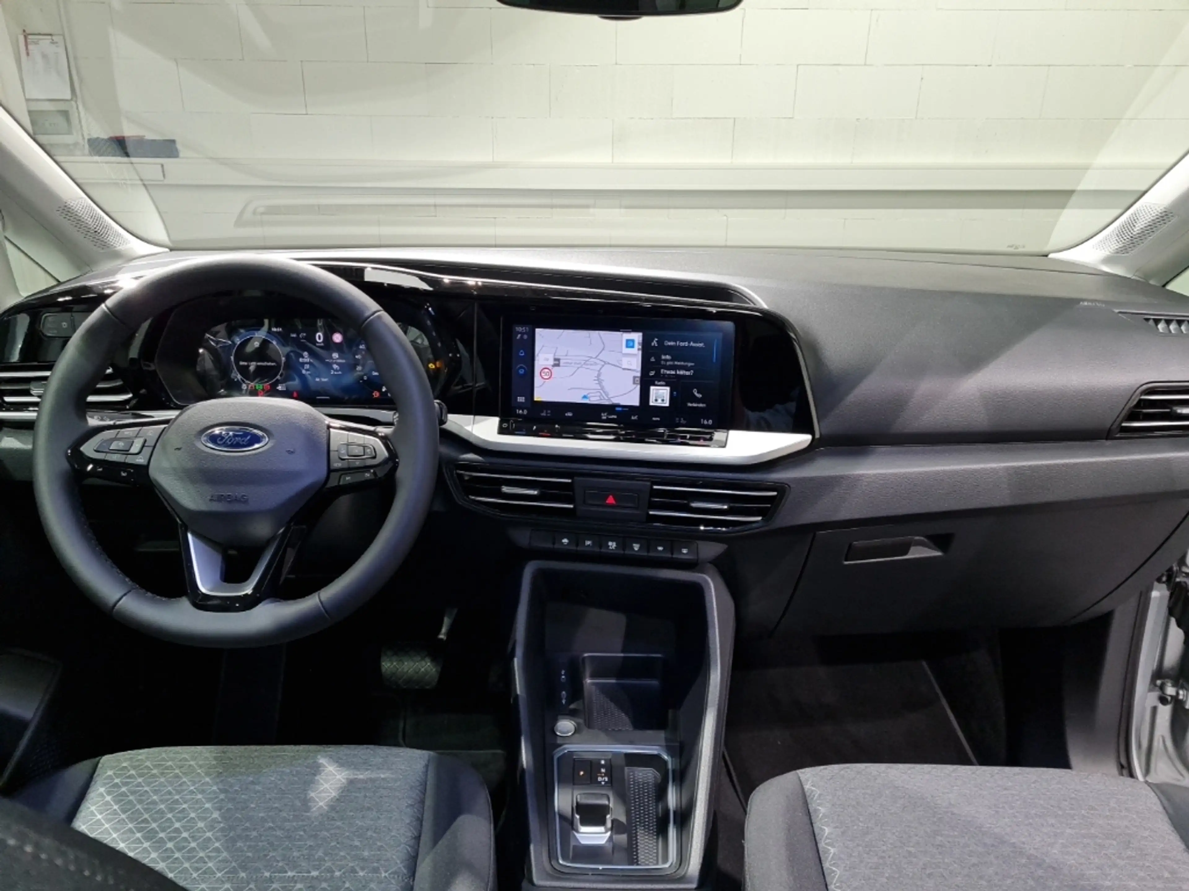 Ford Tourneo Connect L2-Titanium "AMF Rollstuhl-Umb." — photo 6