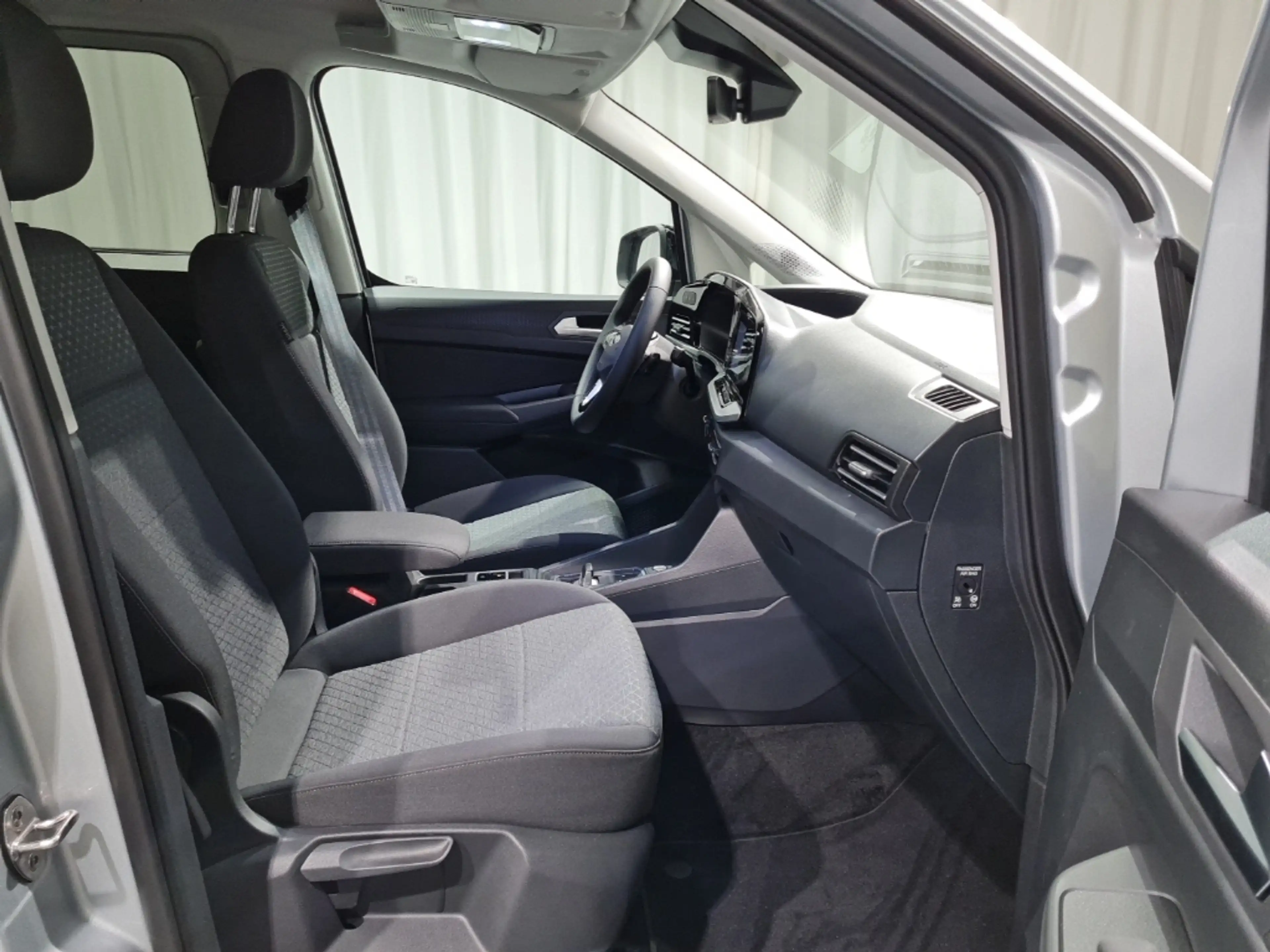 Ford Tourneo Connect L2-Titanium "AMF Rollstuhl-Umb." — photo 5