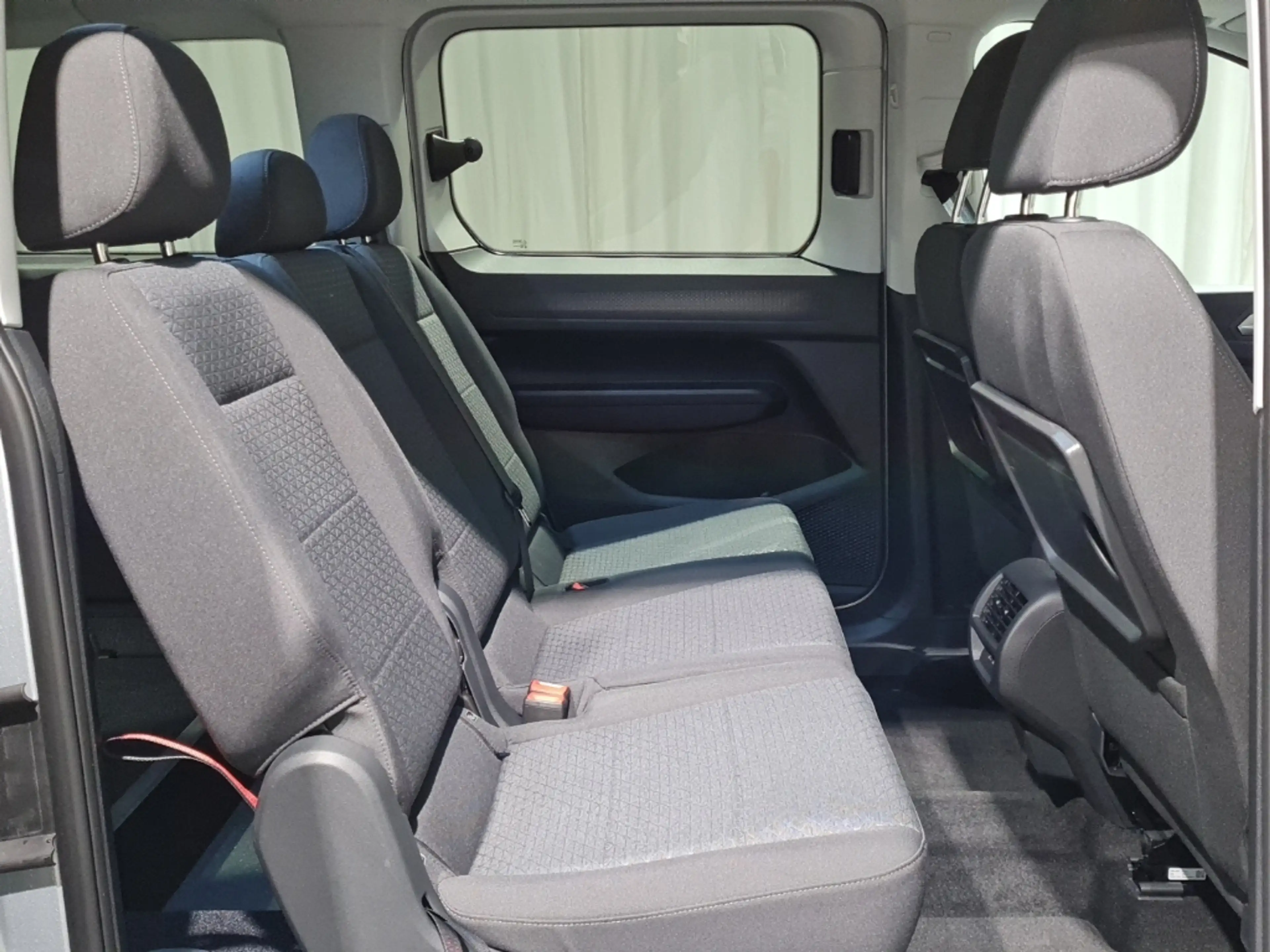 Ford Tourneo Connect L2-Titanium "AMF Rollstuhl-Umb." — photo 9