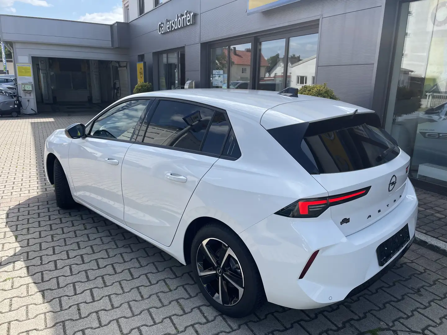 Opel Astra 1.2 Turbo GS Weiß - 2