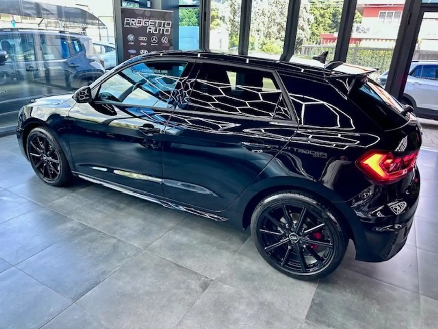 Audi A1 A1 Sportback 40 2.0 tfsi 207cv S-Line S-tronic Nero - 2