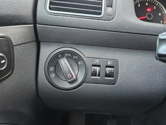 Volkswagen Touran view 15